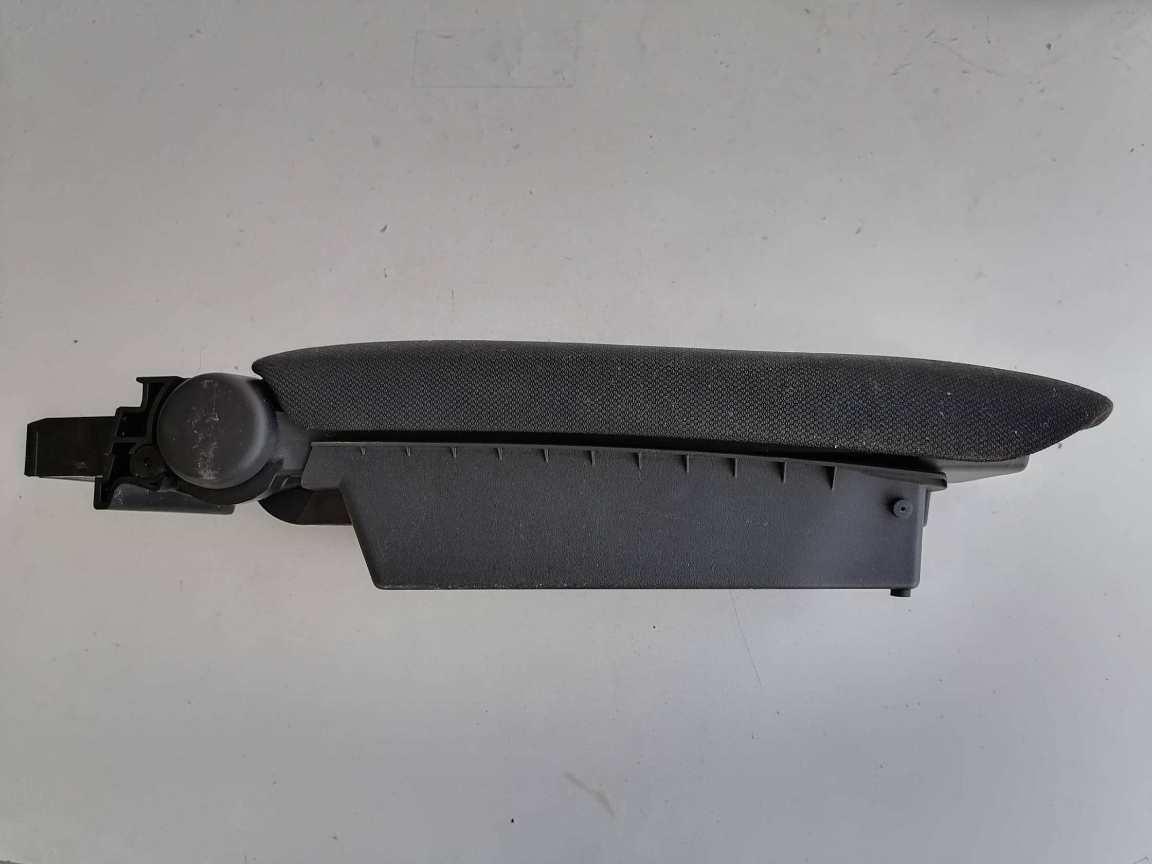 Appoggiabraccio sedile ant. consolle centr.